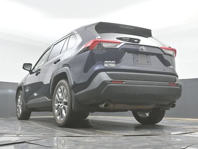 Used 2019 Toyota RAV4 XLE Premium FWD image 33
