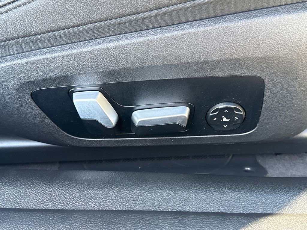 Used 2021 BMW 430i Coupe w/ M Sport Package RWD image 12