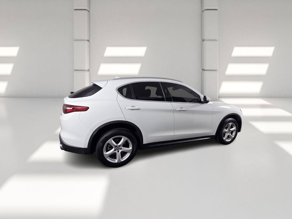 Used 2020 Alfa Romeo Stelvio image 6