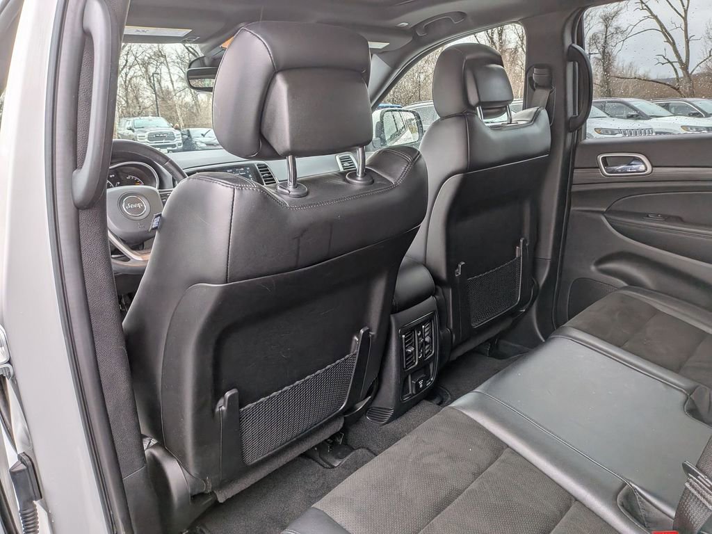 Used 2022 Jeep Grand Cherokee Laredo X image 17