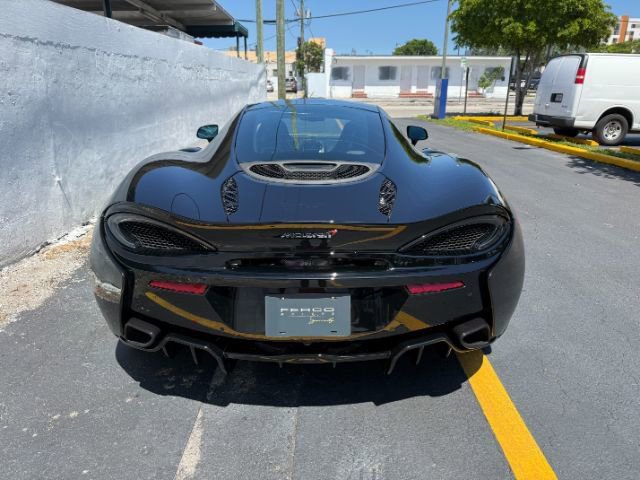 Used 2018 McLaren 570S RWD image 22