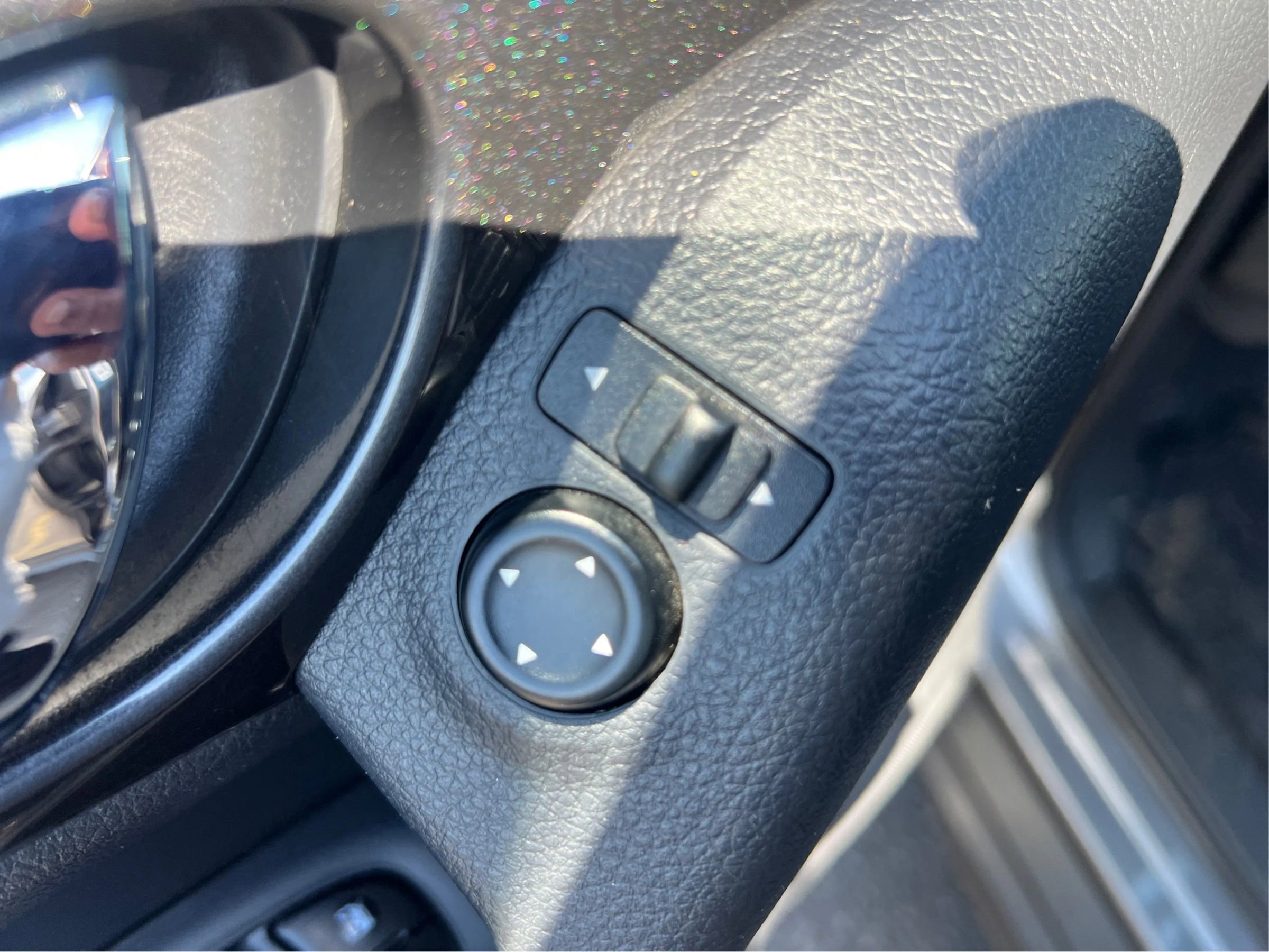 Used 2019 Nissan Rogue SV image 31