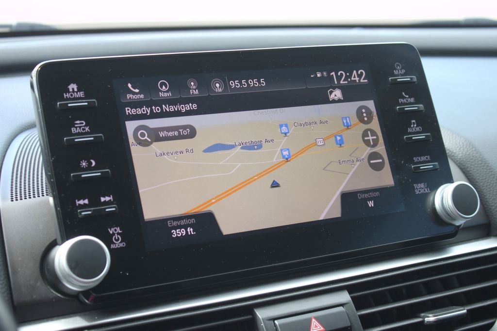 Used 2018 Honda Accord Touring image 16