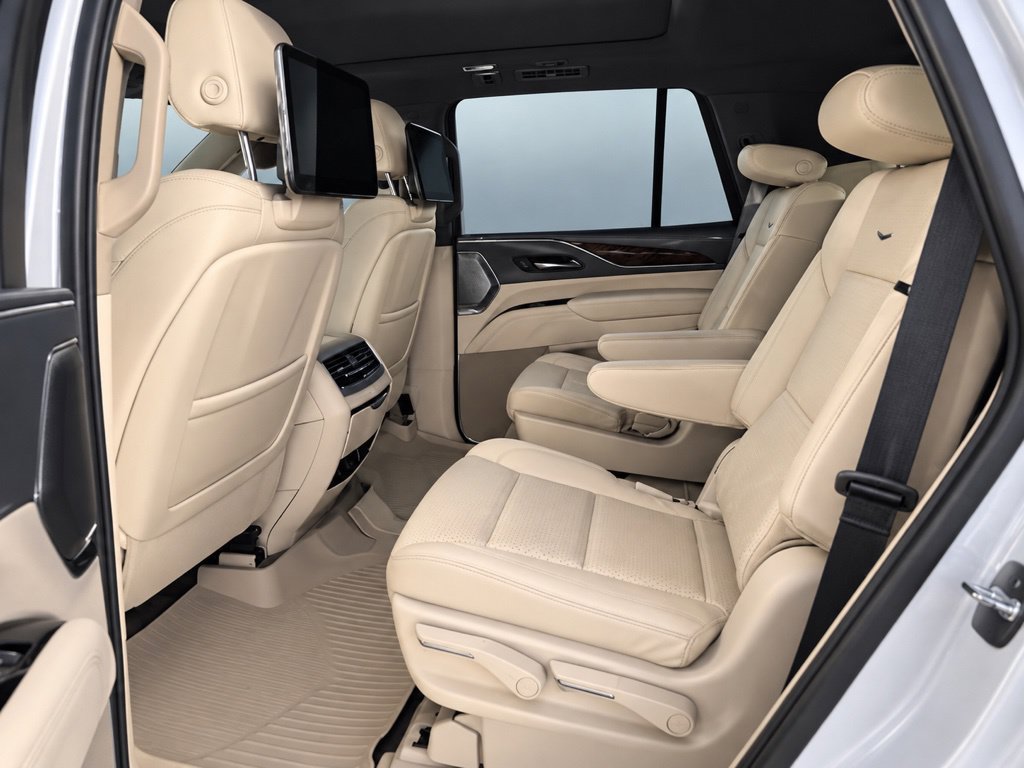 Used 2023 Cadillac Escalade Premium Luxury Platinum AWD/4WD image 6