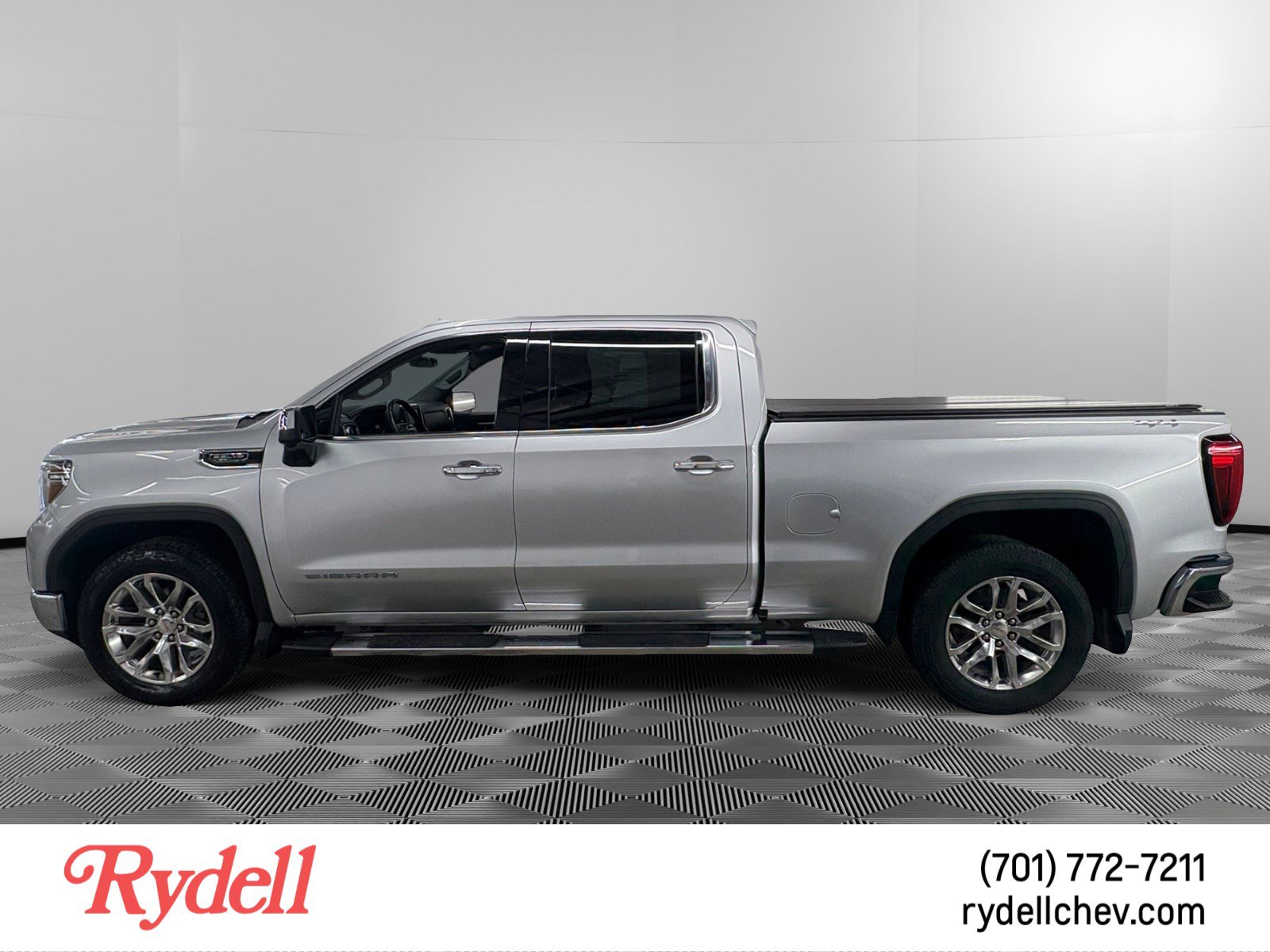 Used 2021 GMC Sierra 1500 SLT w/ SLT Convenience Package AWD/4WD image 2
