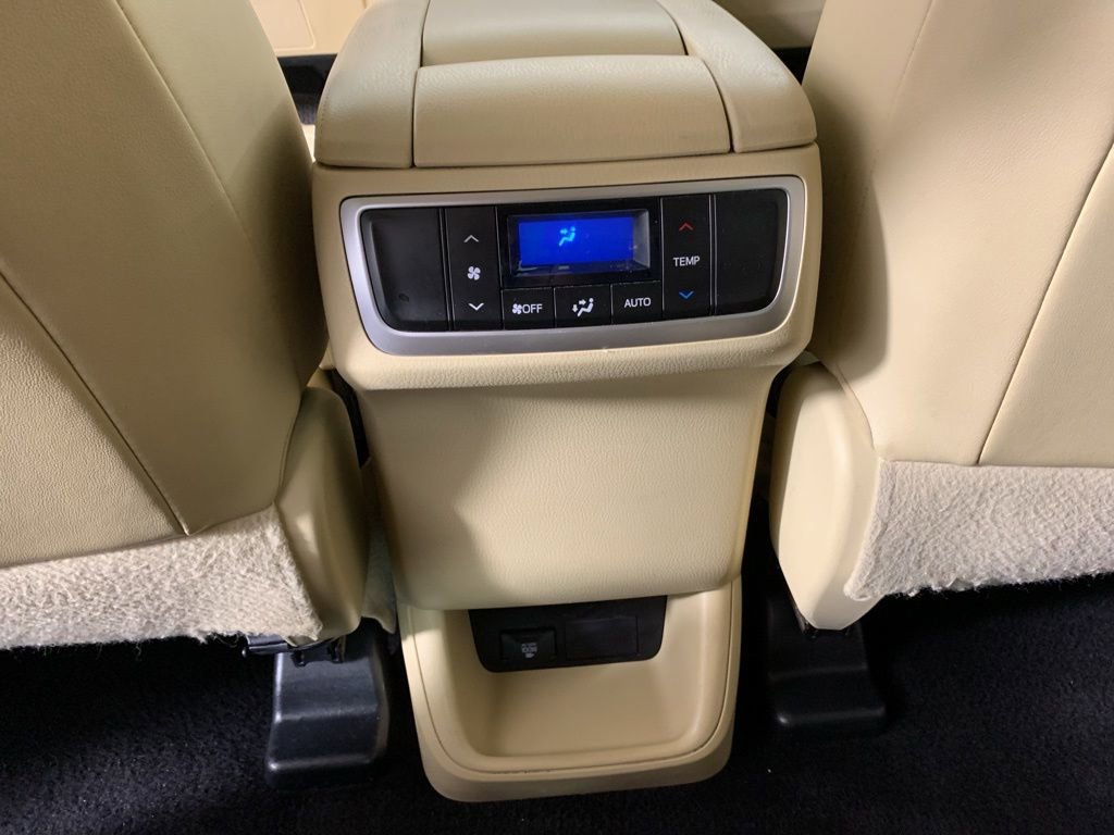 Used 2015 Toyota Highlander Limited w/ Driver Technology Package AWD/4WD image 38