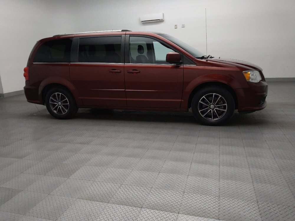 Used 2017 Dodge Grand Caravan SXT FWD image 11