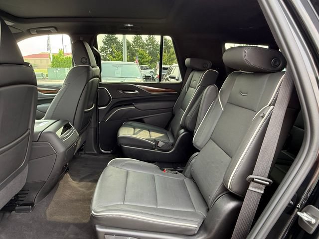 Used 2024 Cadillac Escalade Premium Luxury w/ LPO, Floor Liner Package AWD/4WD image 9