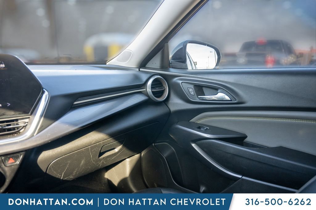 Used 2024 Chevrolet Trax ACTIV w/ Driver Confidence Package image 13