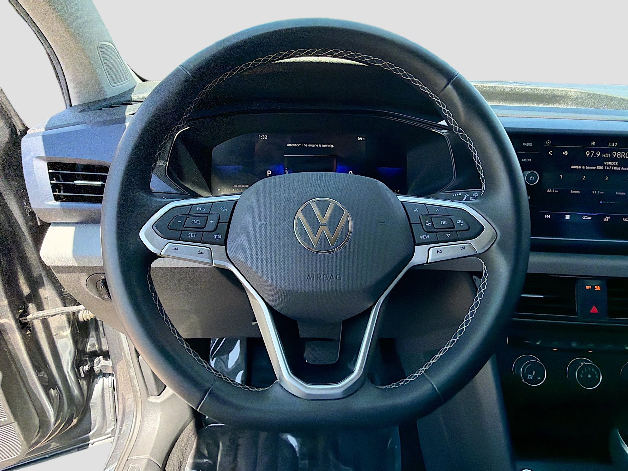 Used 2022 Volkswagen Taos SE image 36