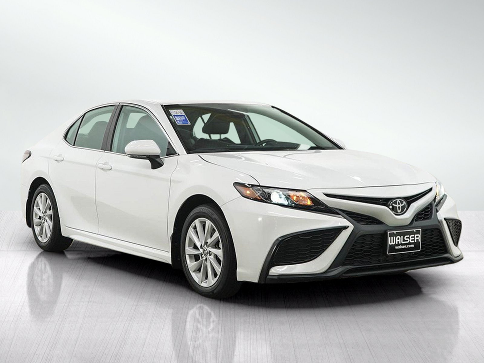 Used 2024 Toyota Camry SE FWD image 7
