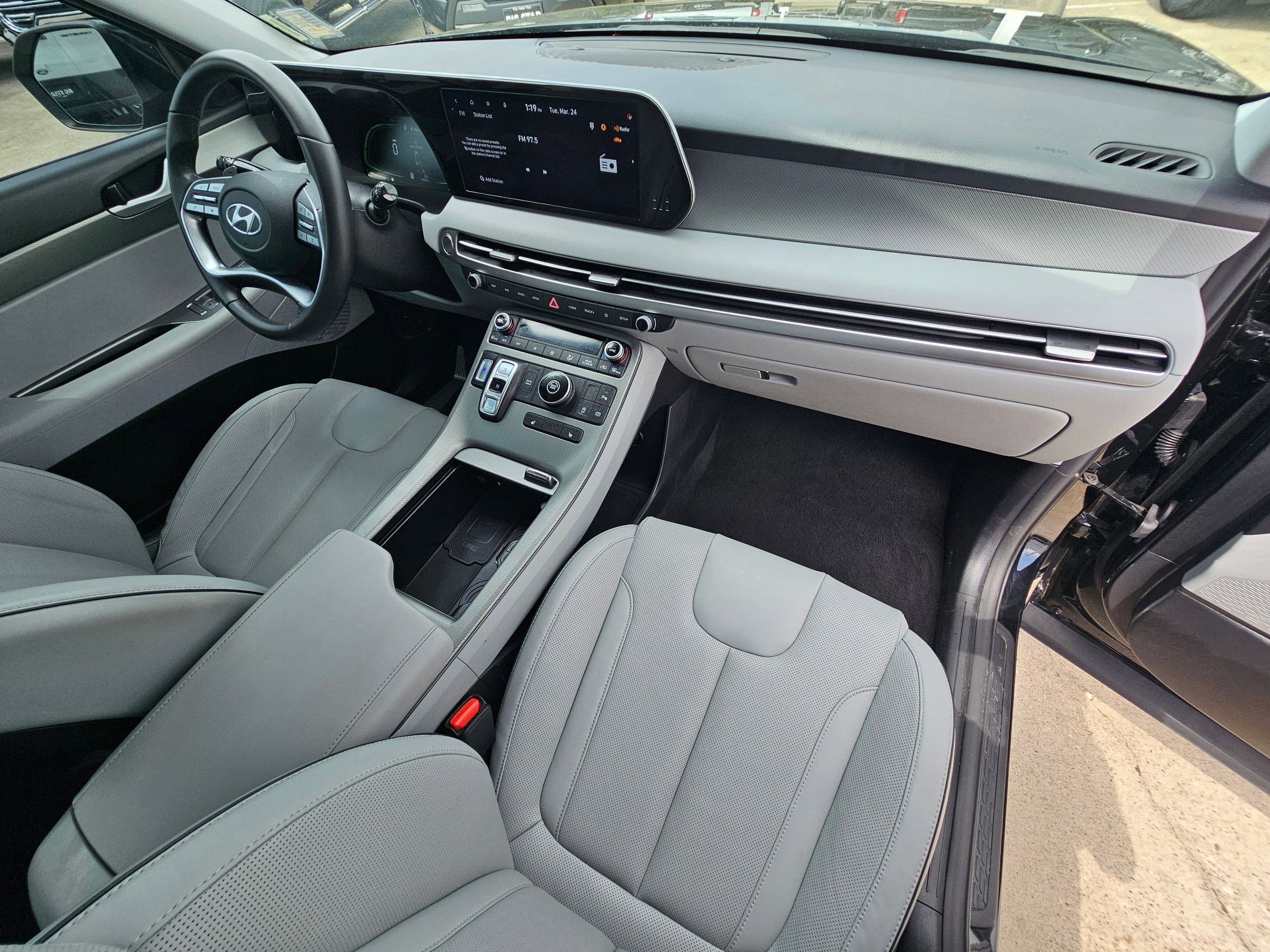 Used 2025 Hyundai Palisade SEL image 33