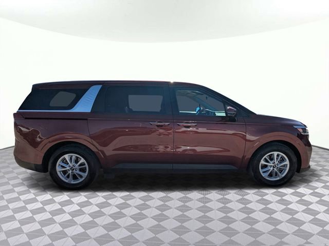 Used 2024 Kia Carnival LX FWD image 2