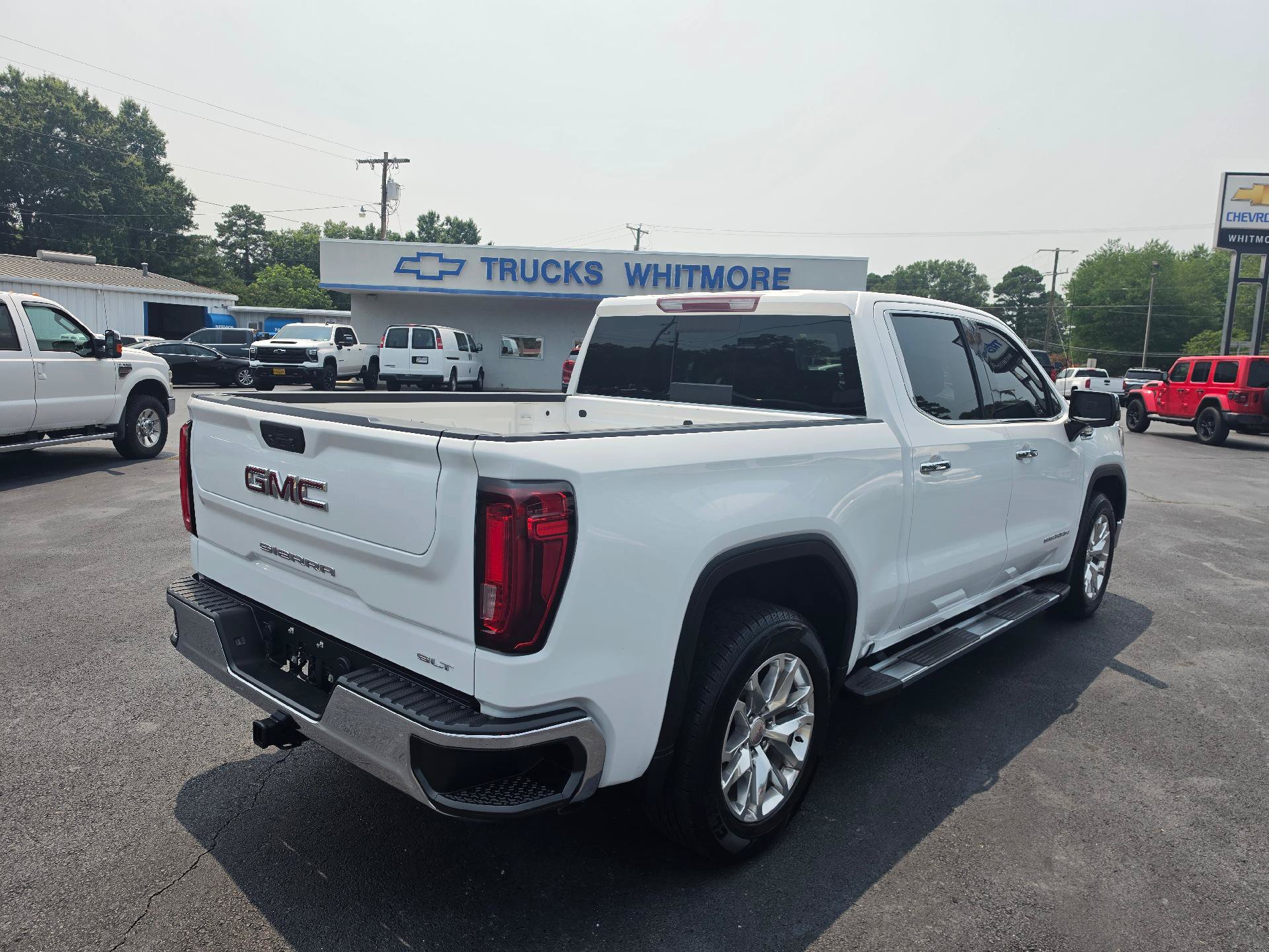 Used 2021 GMC Sierra 1500 SLT w/ SLT Premium Package RWD image 4