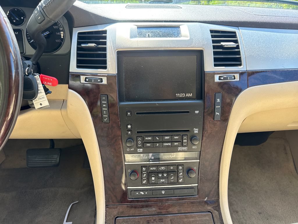 Used 2007 Cadillac Escalade AWD w/ Information Package image 18