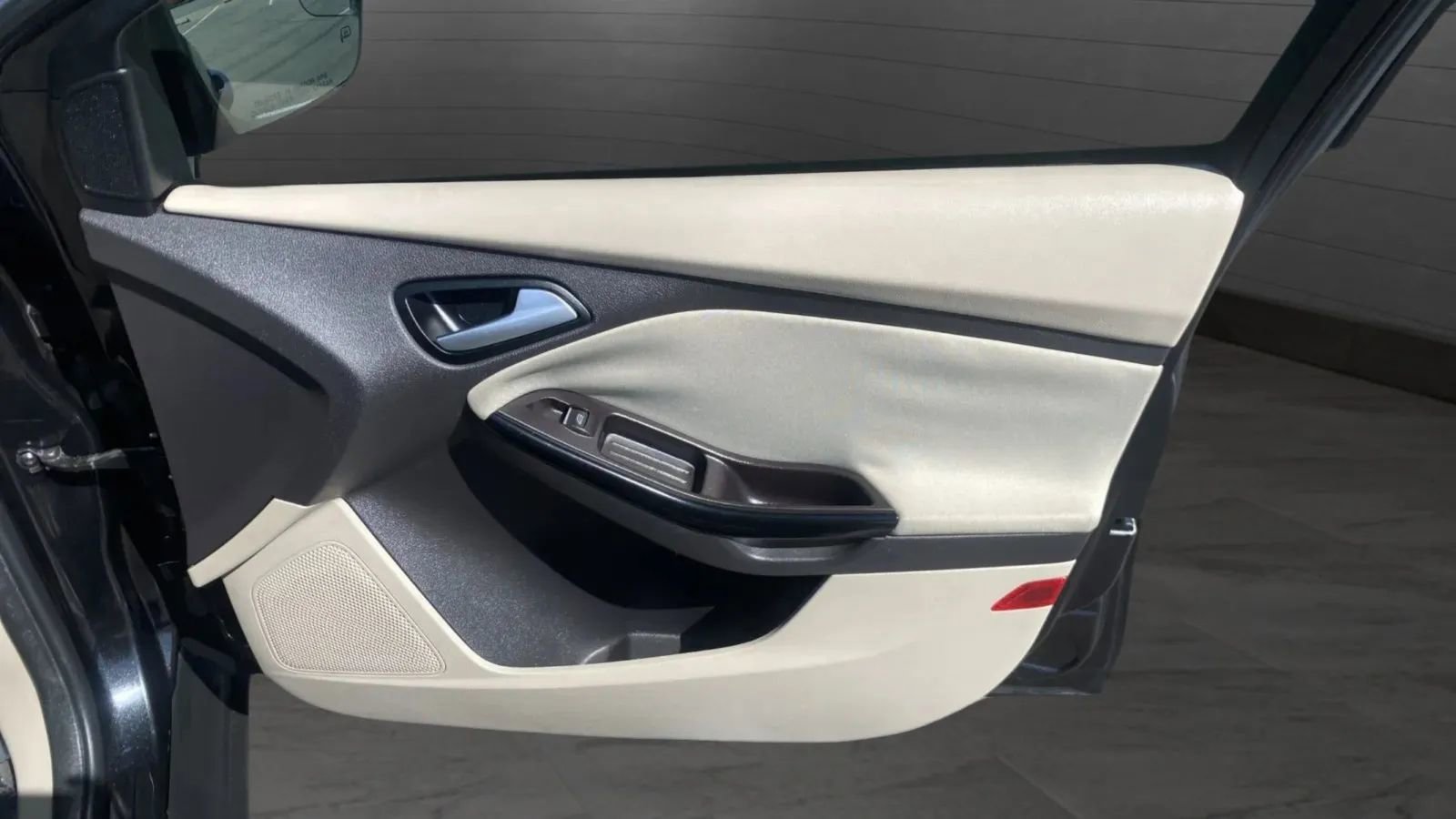 Used 2013 Ford Focus Electric Hatchback FWD image 10