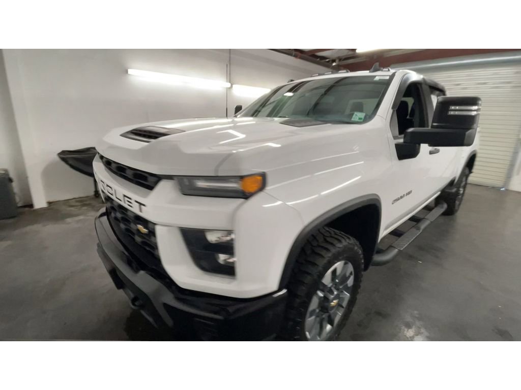 Used 2023 Chevrolet Silverado 2500 Custom w/ Custom Value Package image 4