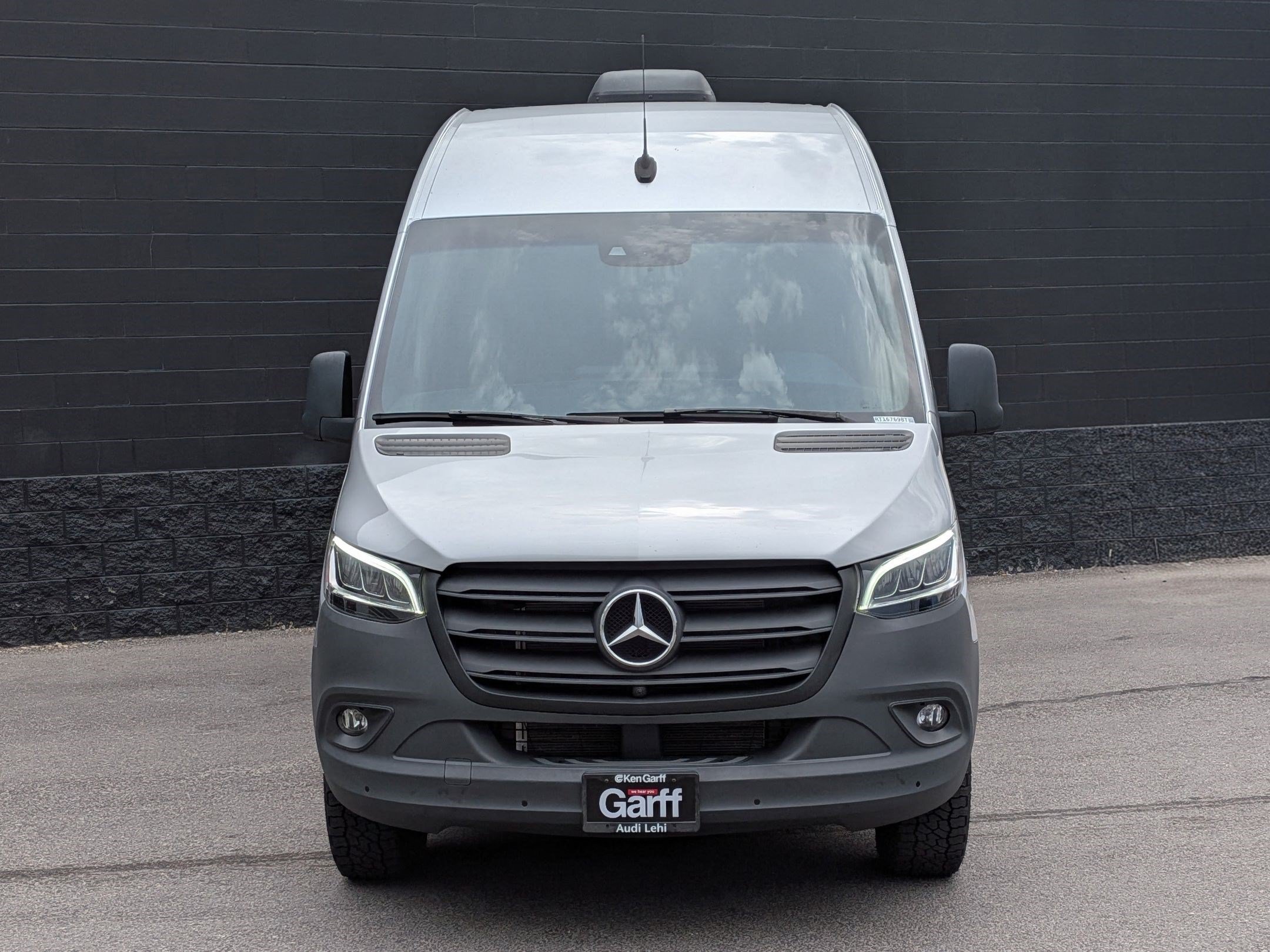 Used 2024 Mercedes-Benz Sprinter 2500 image 2