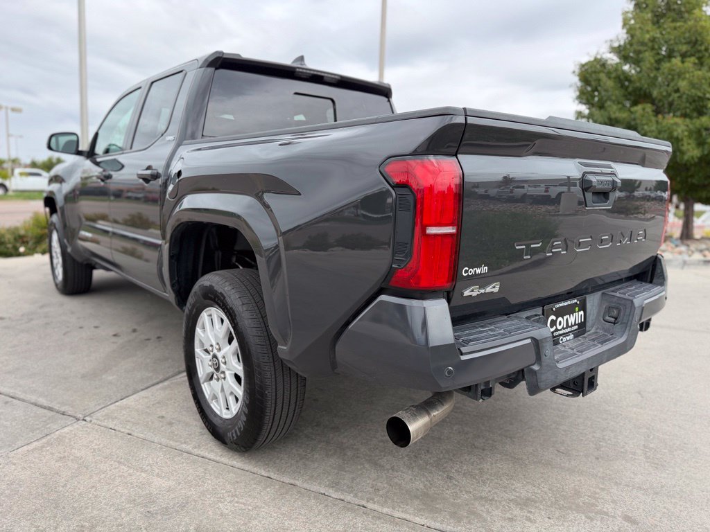 Used 2025 Toyota Tacoma SR5 AWD/4WD image 5