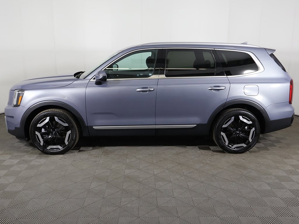 Used 2023 Kia Telluride S image 18