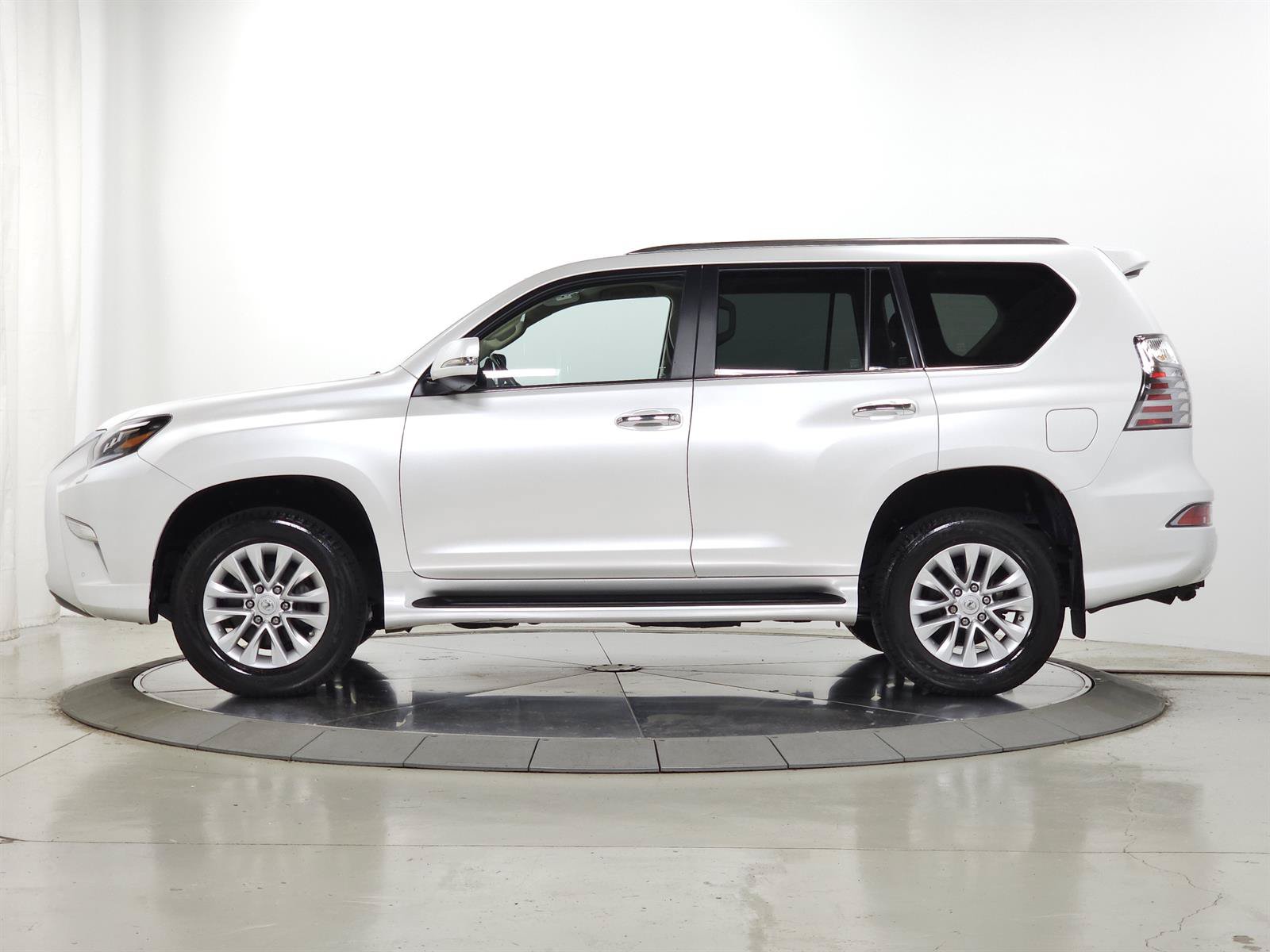 Certified 2023 Lexus GX 460 Premium w/ Premium Package AWD/4WD image 5