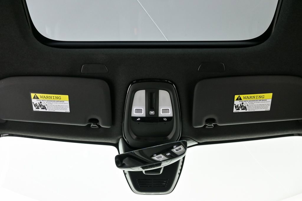 Certified 2025 Volvo XC40 B5 Plus image 20