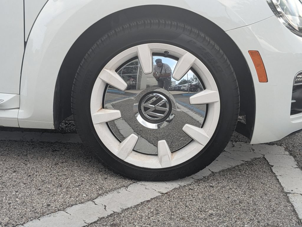 Used 2019 Volkswagen Beetle 2.0T Final Edition SEL FWD image 12