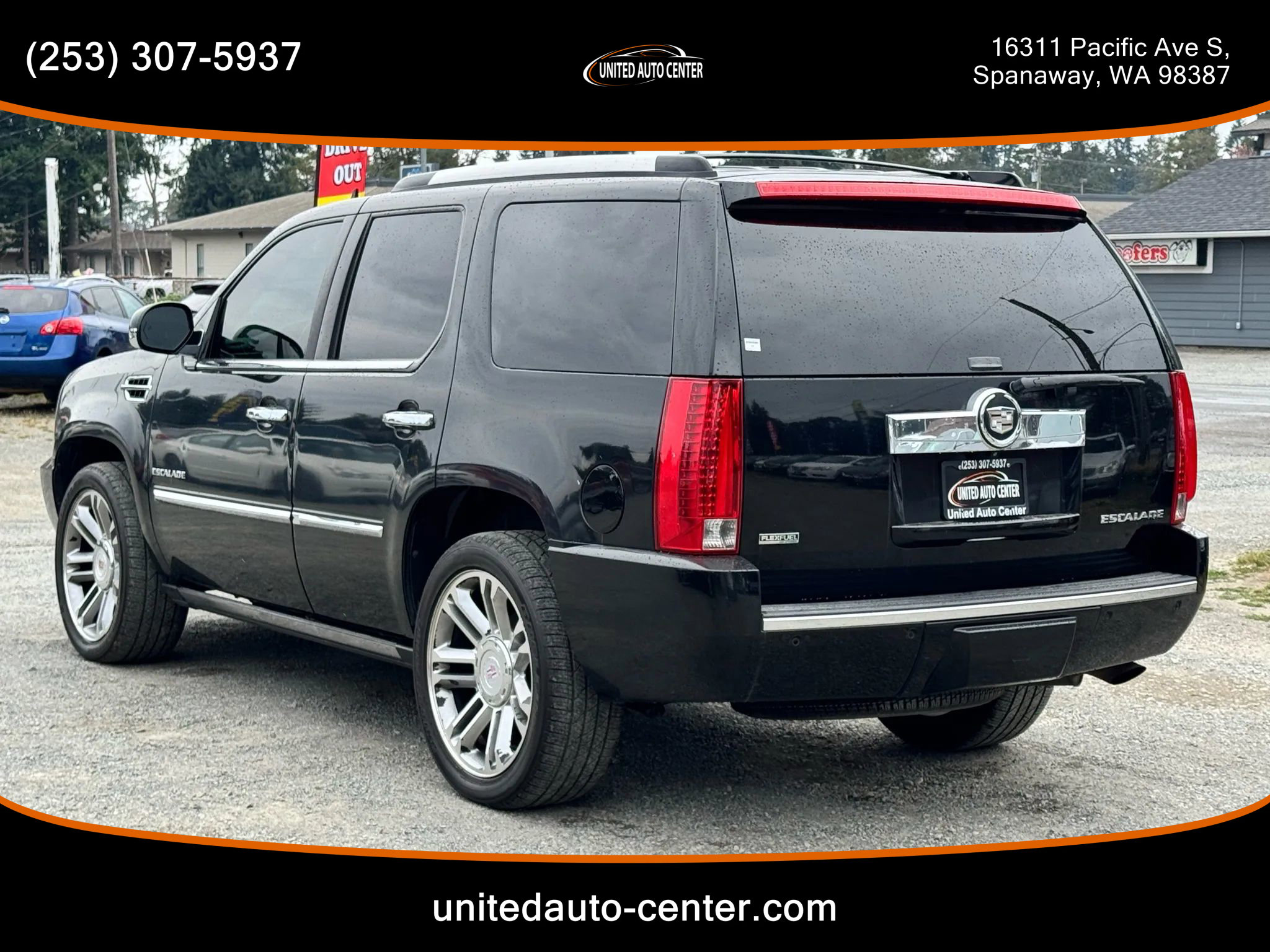 Used 2010 Cadillac Escalade Premium image 6