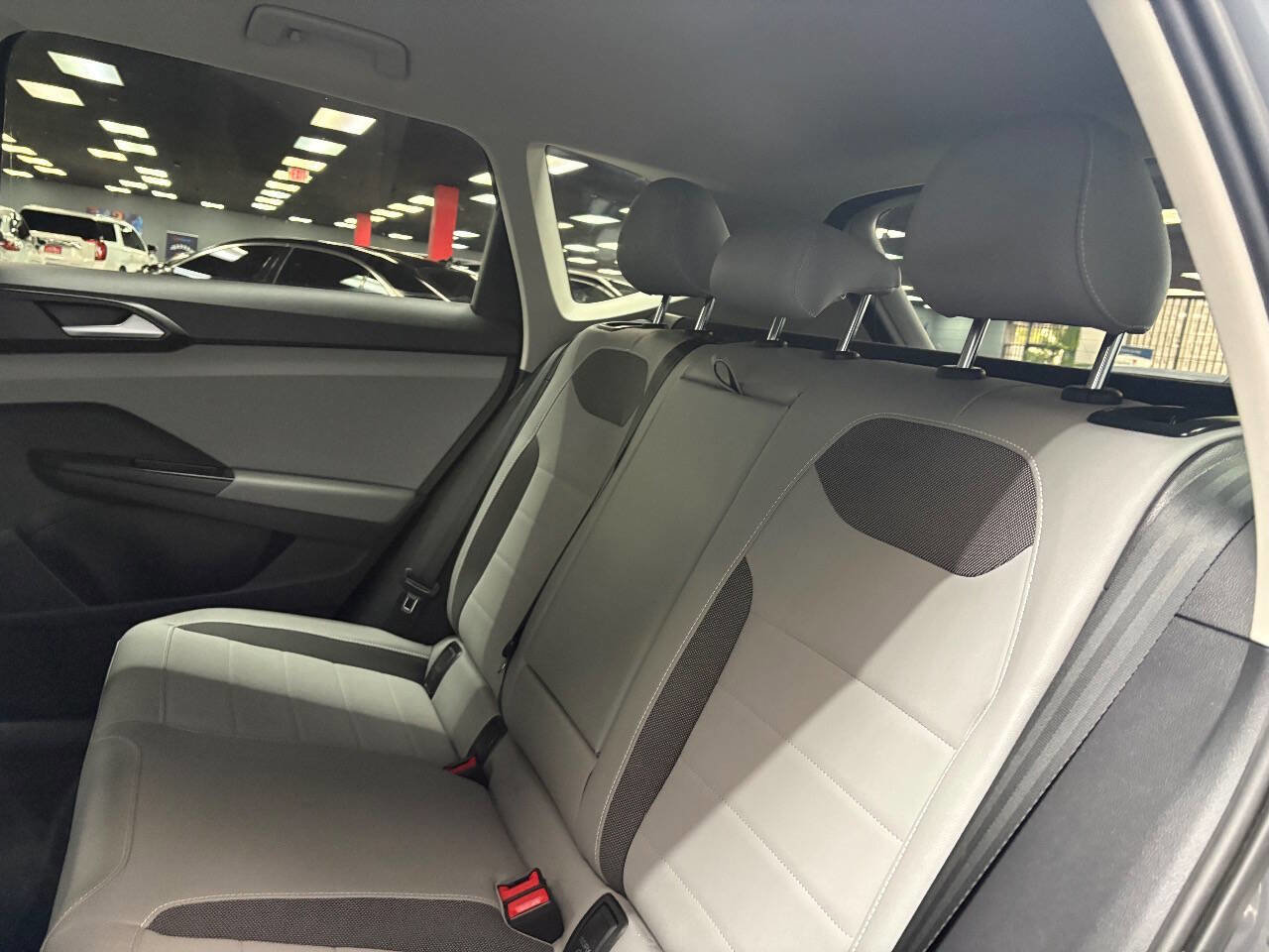 Used 2022 Volkswagen Taos SE image 27