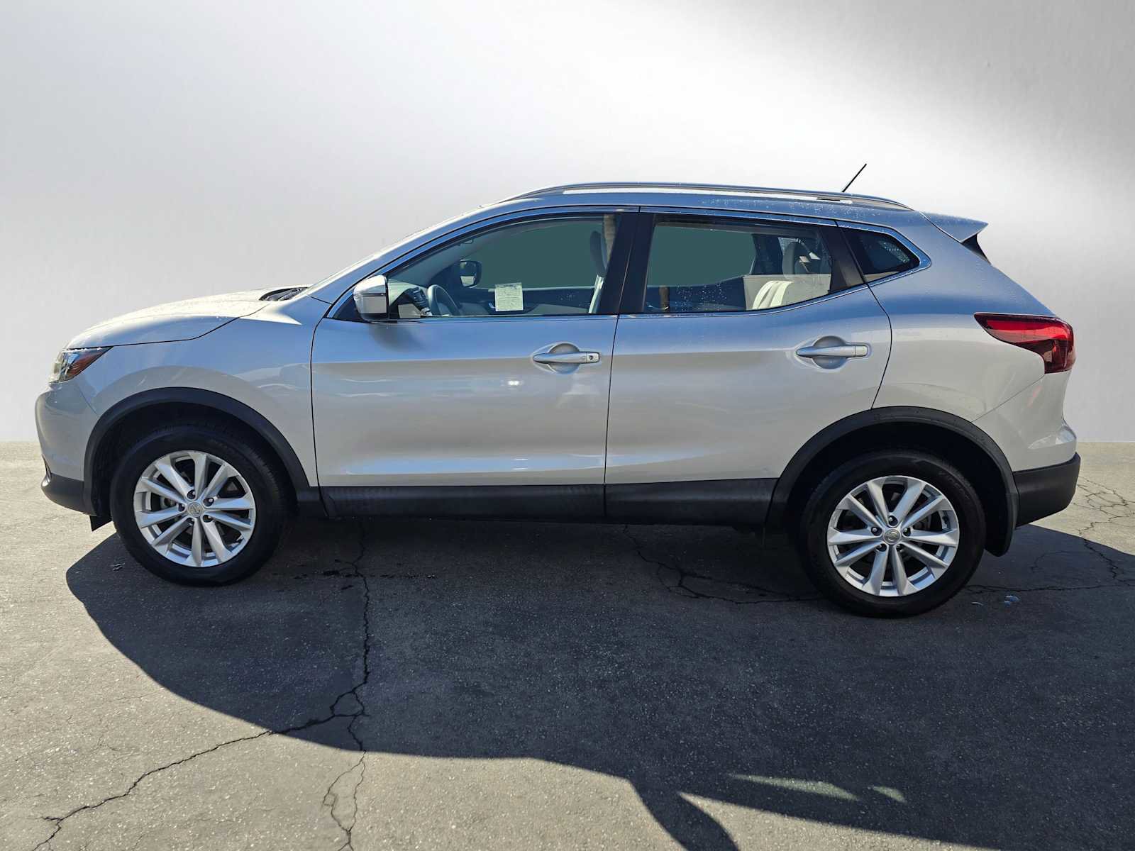 Used 2018 Nissan Rogue Sport SV image 6