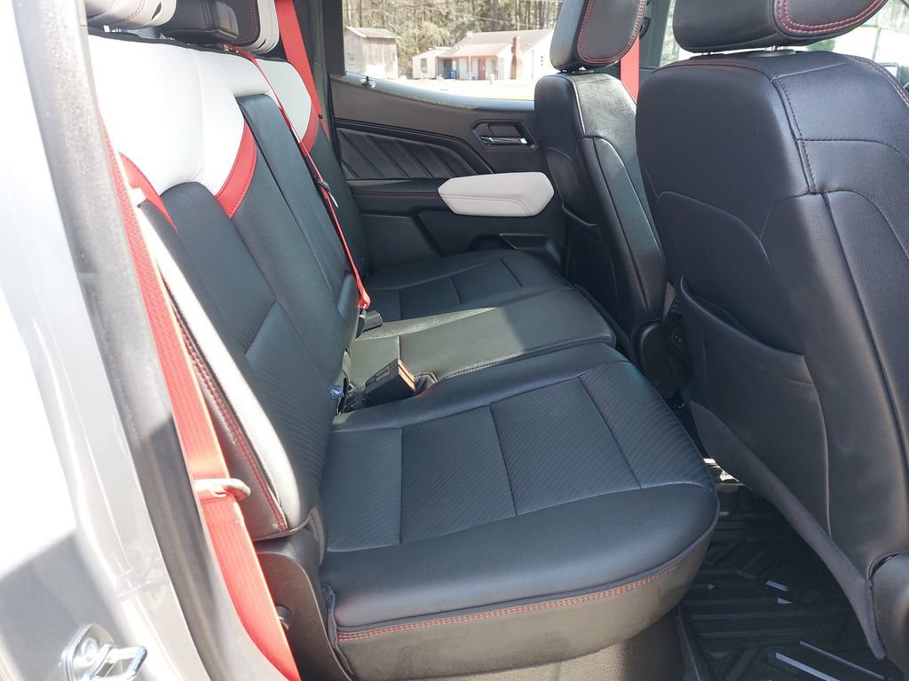 Used 2025 GMC Canyon AT4 w/ AT4X Package image 33