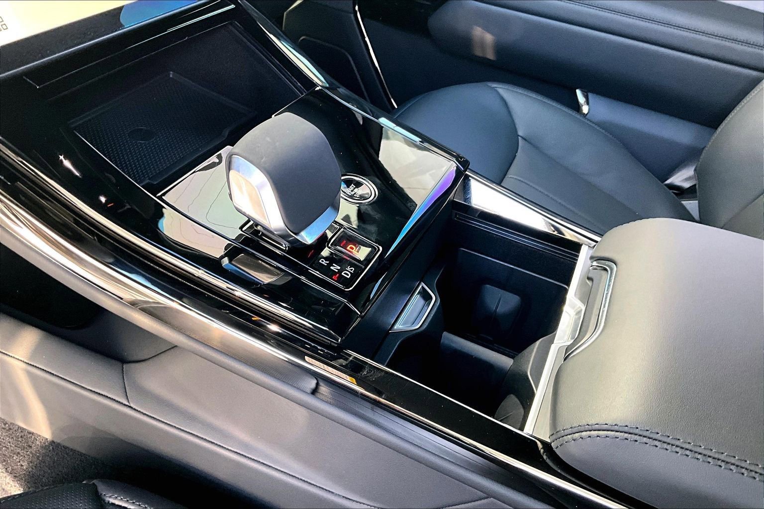 Used 2025 Land Rover Range Rover Sport Dynamic SE image 17