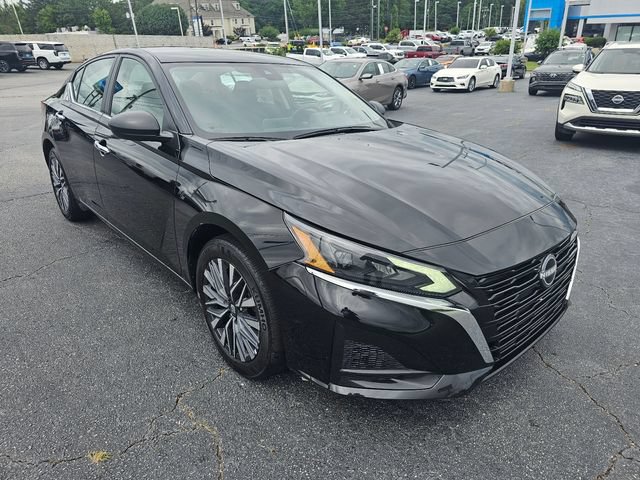 Used 2025 Nissan Altima 2.5 SV FWD image 1