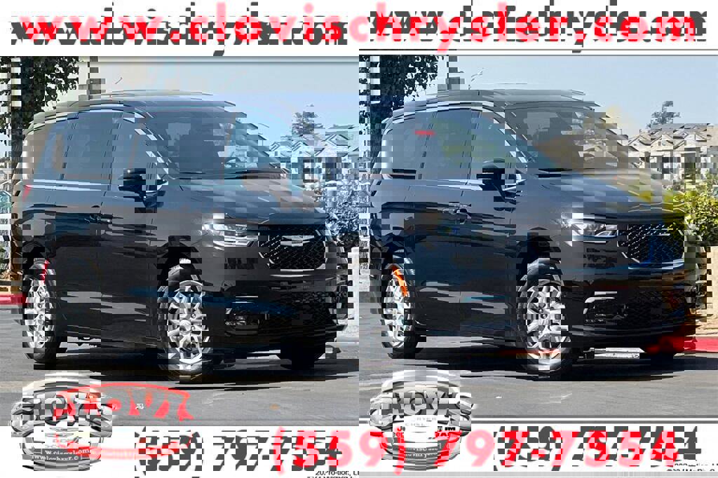 New 2026 Chrysler Pacifica Select