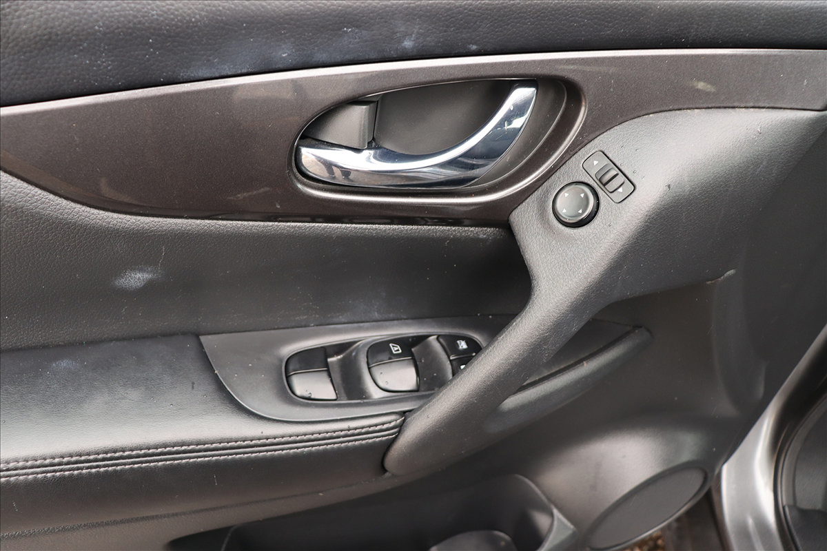 Used 2020 Nissan Rogue S w/ Special Edition Package FWD image 24