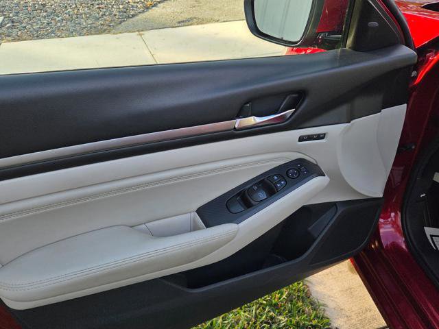 Used 2019 Nissan Altima 2.5 Platinum image 16