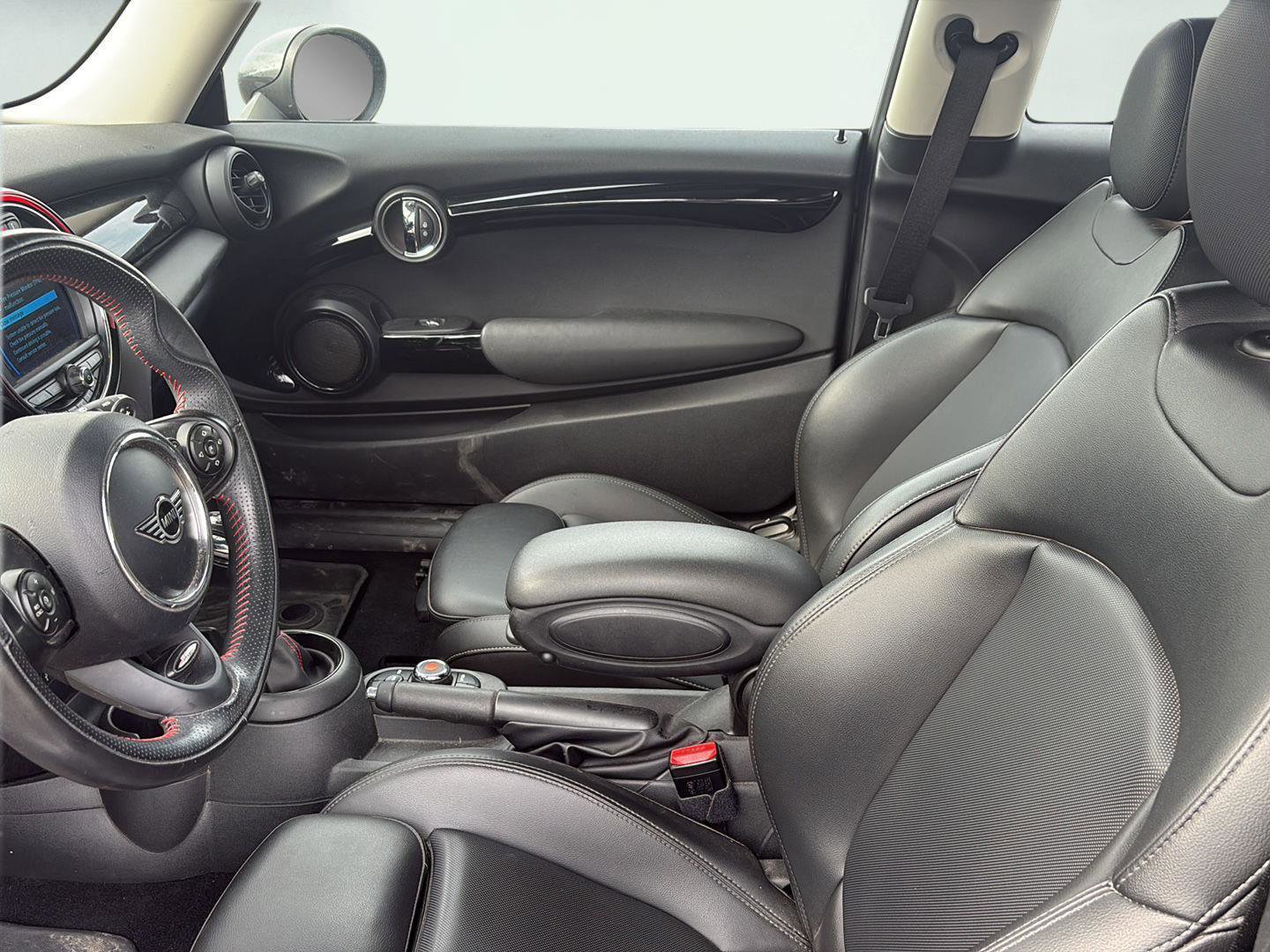 Used 2019 MINI Cooper S w/ Signature Upholstery Package image 15
