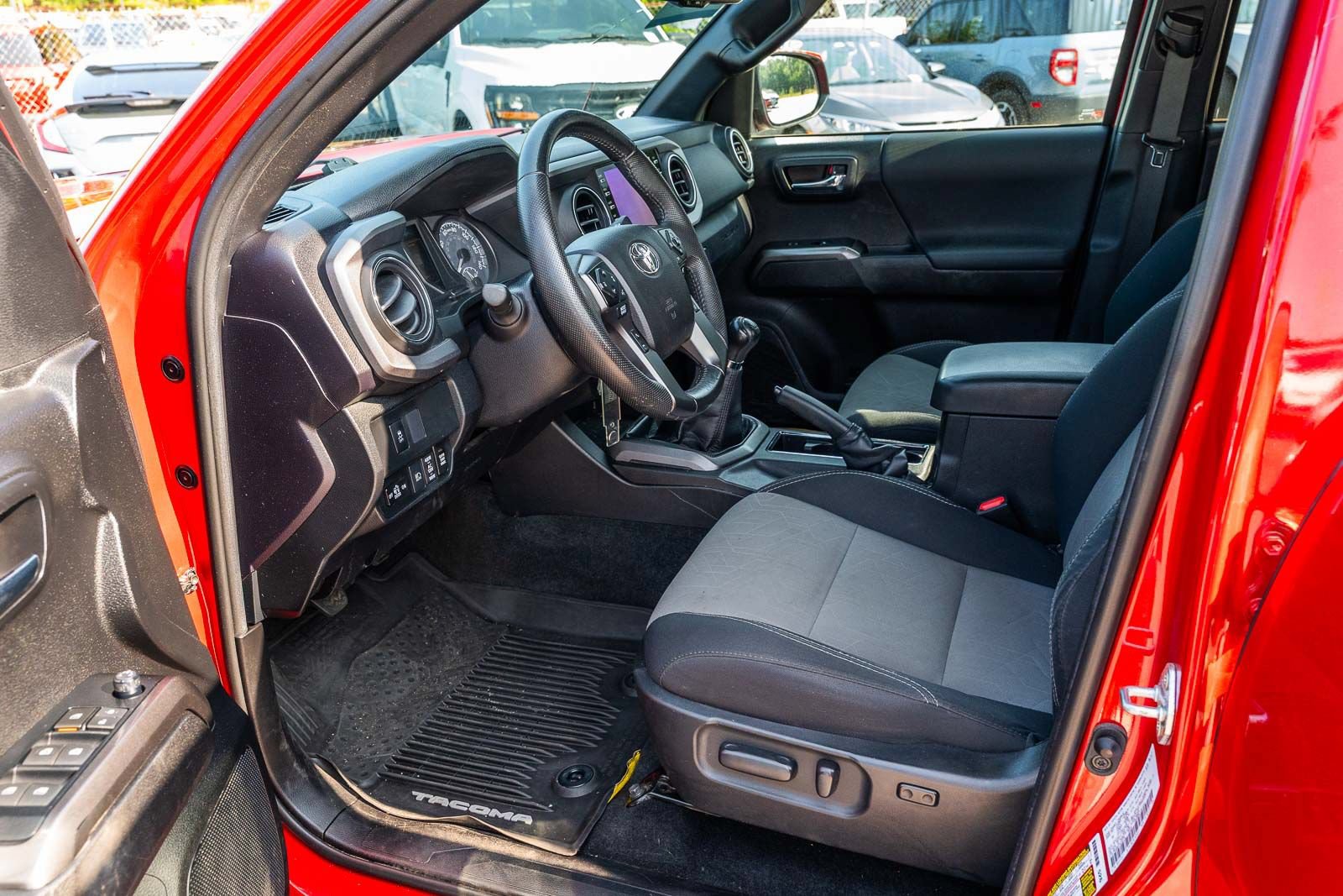 Used 2021 Toyota Tacoma TRD Off-Road AWD/4WD image 19