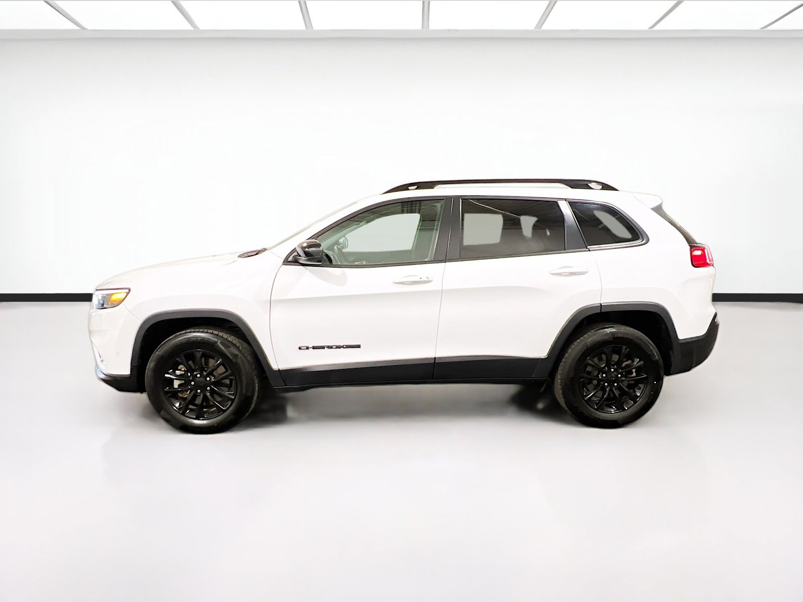 Used 2023 Jeep Cherokee Altitude Lux image 23