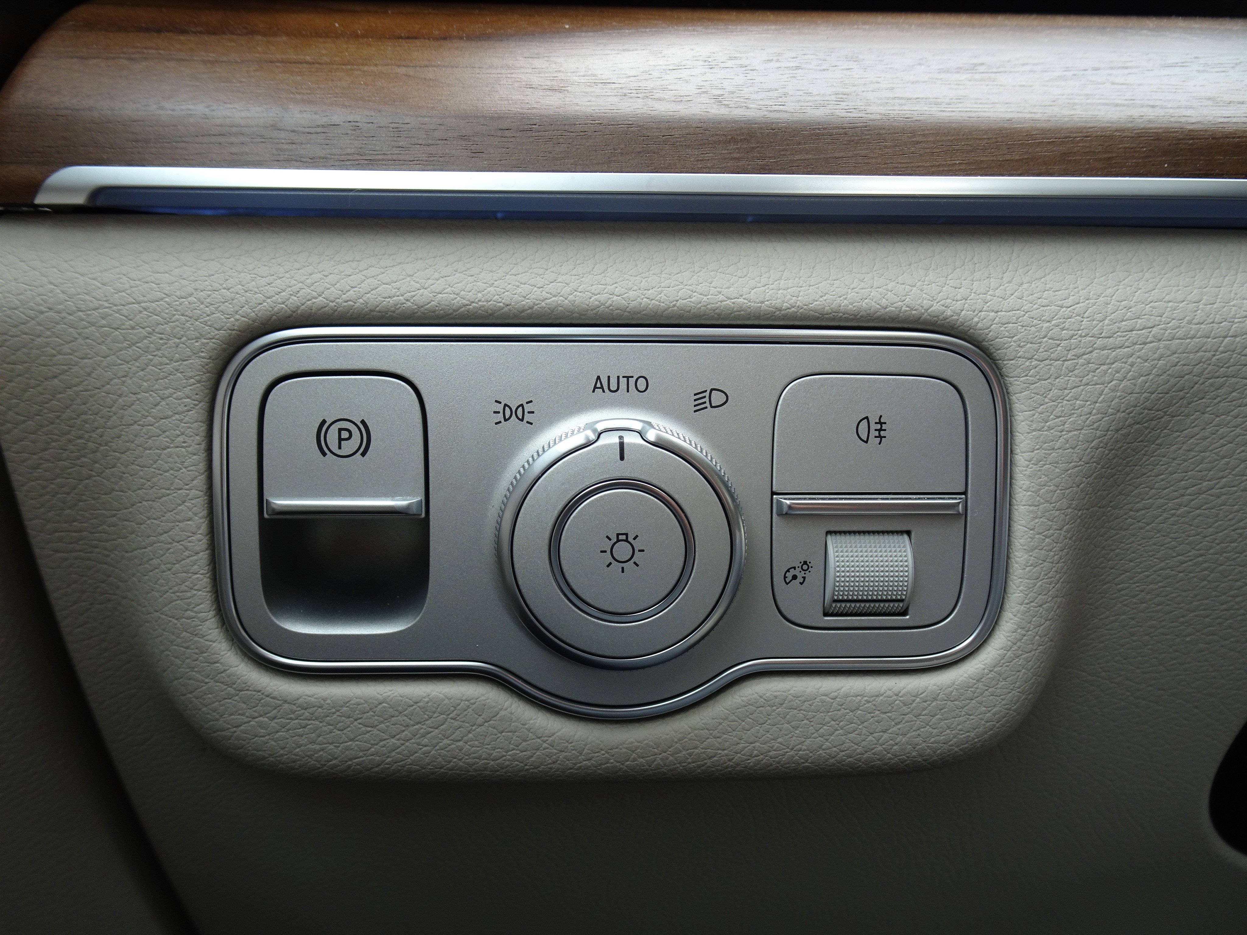 Used 2024 Mercedes-Benz GLS 450 4MATIC image 36