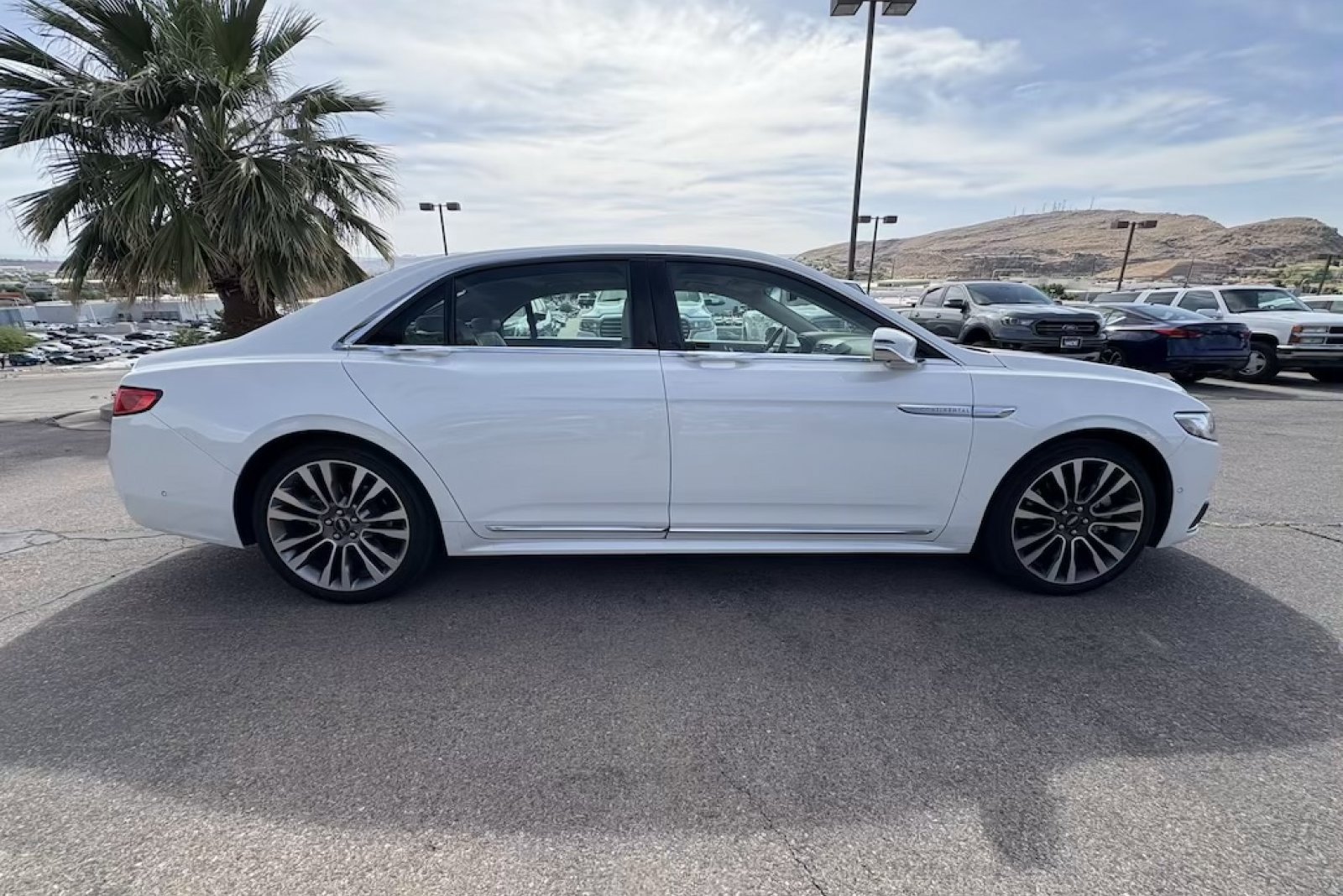 Used 2020 Lincoln Continental Reserve w/ Luxury Package image 6