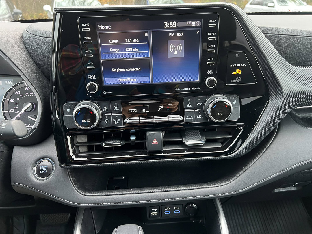 Used 2022 Toyota Highlander XSE image 21