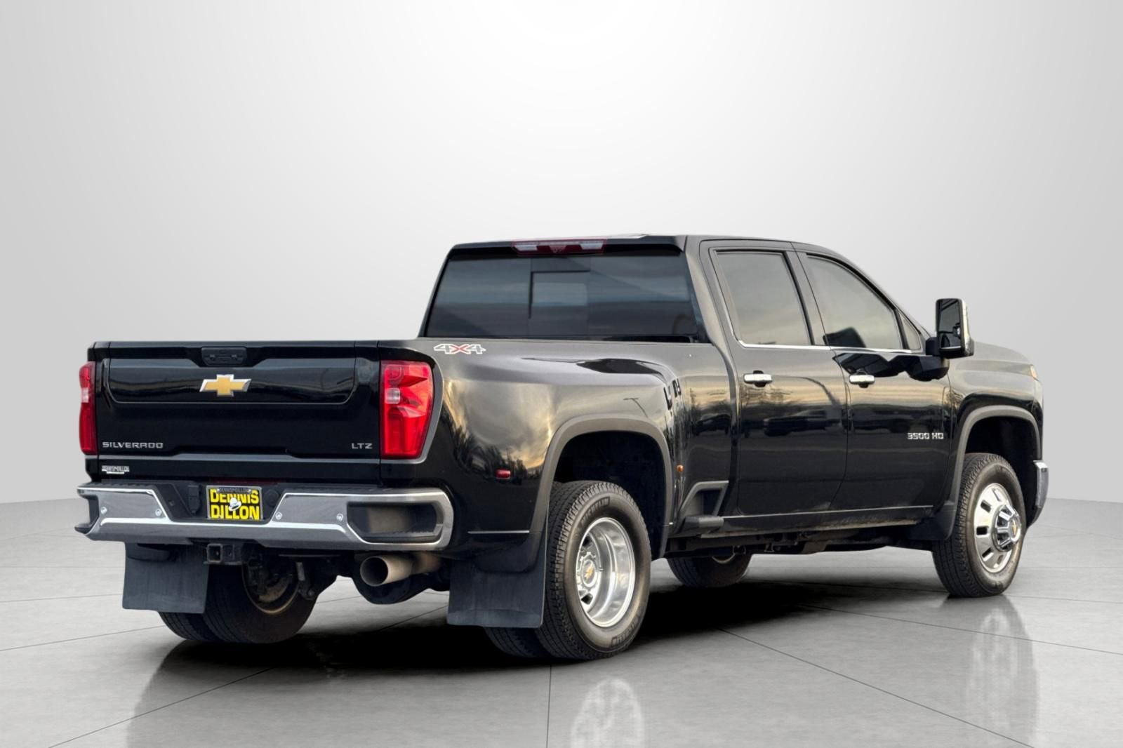 Used 2025 Chevrolet Silverado 3500 LTZ w/ LTZ Plus Package image 4
