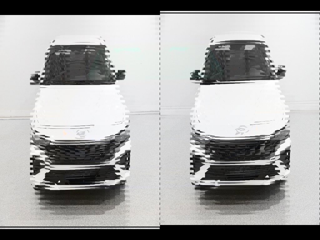 Certified 2025 Hyundai Elantra Sport image 2