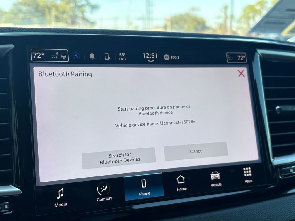 Used 2024 Chrysler Pacifica Touring-L image 15