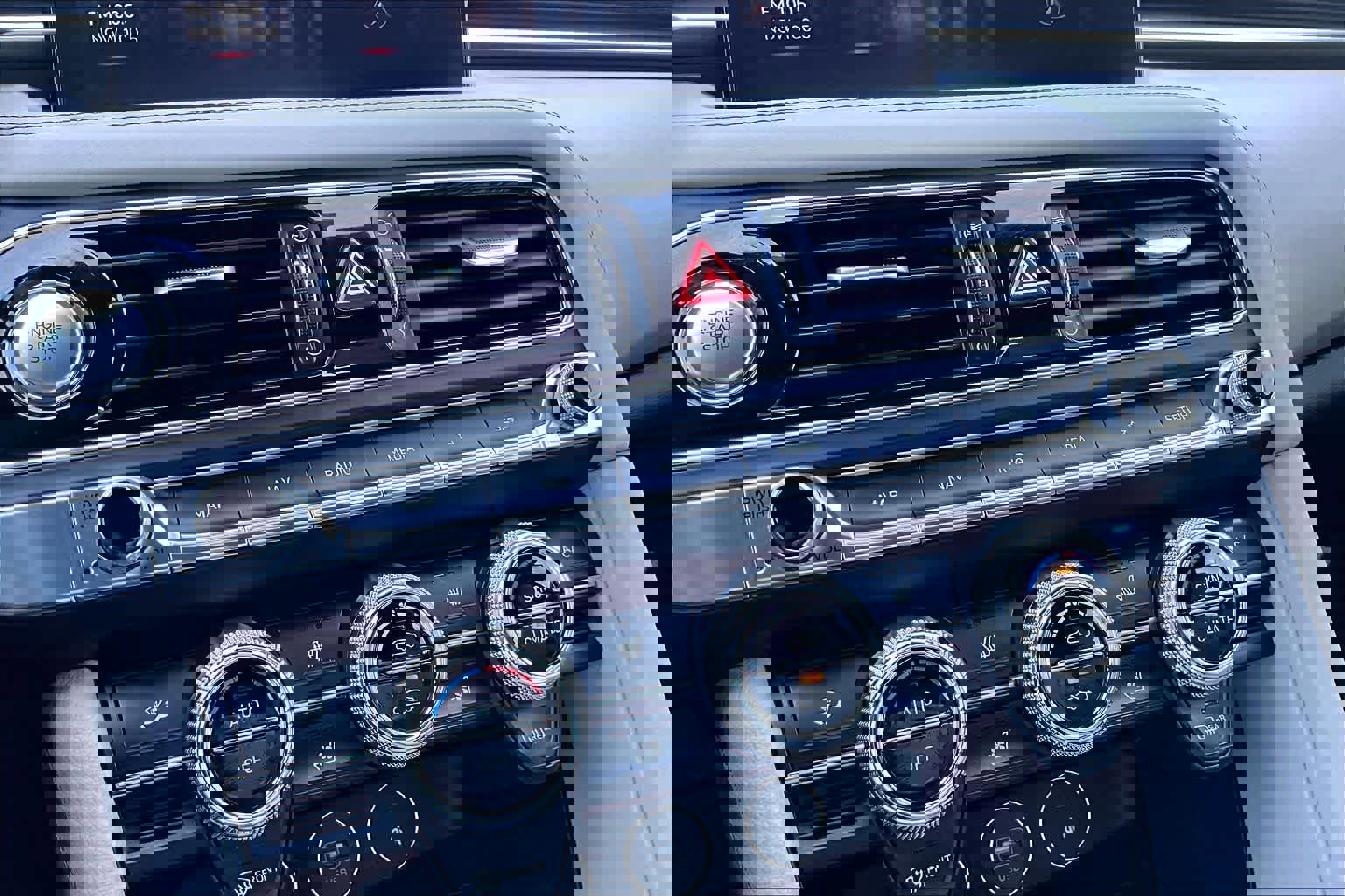 Used 2023 Genesis G70 2.0T w/ Sport Prestige Package image 34