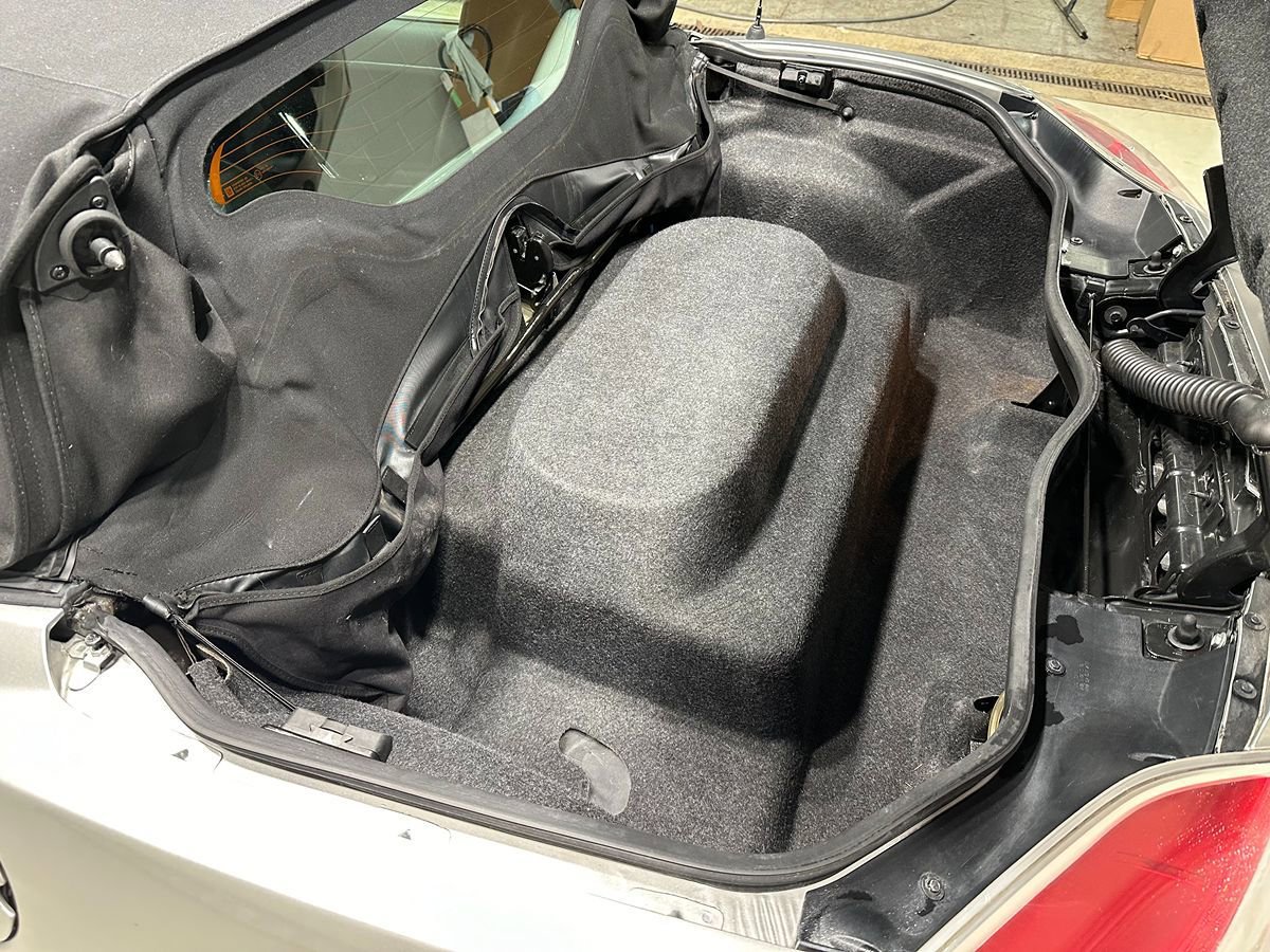 Used 2008 Saturn Sky Red Line RWD image 8