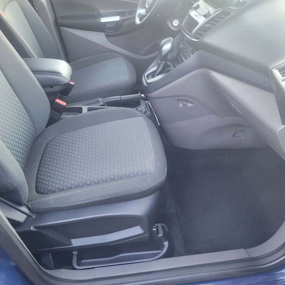 Used 2021 Ford Transit Connect XLT image 24