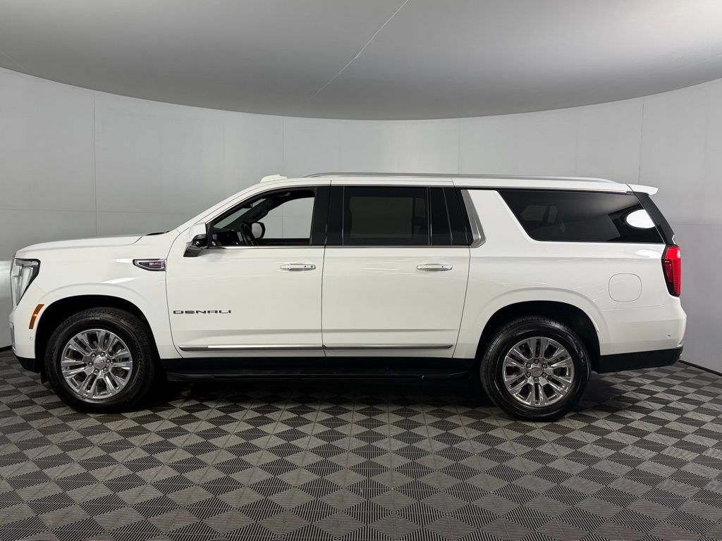 Used 2025 GMC Yukon XL Denali AWD/4WD image 10