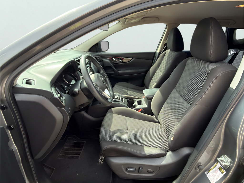 Used 2018 Nissan Rogue Sport SV FWD image 17